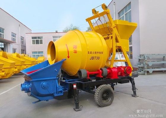 چین پمپ بتن قابل حمل با ظرفیت 40 متر مکعب / ساعت با 4 پله پشتیبانی از کنترل هیدرولیک تامین کننده